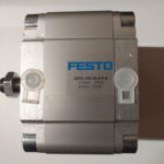 Vérin pneumatique double effet ADVU 100-30-A-P-A