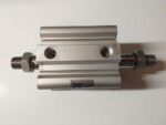 Vérin pneumatique double effet à tige traversante CDQ2WB63TF-40DCMZ