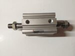 Vérin pneumatique double effet à tige traversante CDQ2WB40TF-30DCMZ