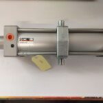 Vérin pneumatique double effet à tourillons C95SDT80-220