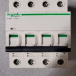 Disjoncteur 4P IC60NC32A
