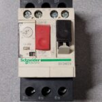 Disjoncteur moteur 13-18A GV2 ME20 avec contact aux.