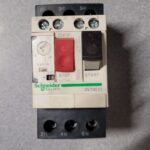 Disjoncteur moteur 0.63-1A GV2 ME05 avec contact aux.