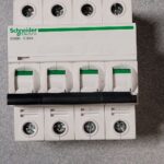 Disjoncteur 4P IC60N C63A