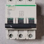 Disjoncteur 3P 2A 24345