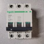 Disjoncteur 3P 2A 24596