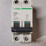 Disjoncteur 2P 6A 24584