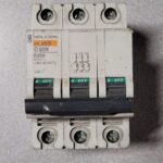 Disjoncteur 3P 24603