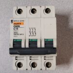 Disjoncteur 3P 24215