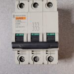 Disjoncteur 3P 25436