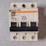 Disjoncteur 3P 20136