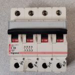 Disjoncteur 4P C10 06561