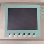 Ecran tactile SIMATIC 6AV6 647-0AD11-3AX0
