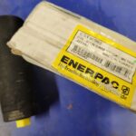 Vérin hydraulique CST40502