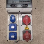 Coffret d'alimentation mural 577 03