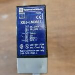 Détecteur photo-électrique sur support XUJ-LM0811