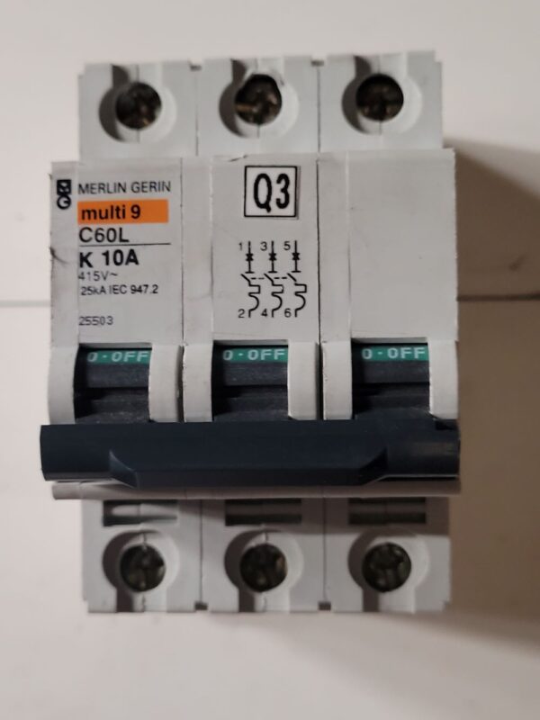 Disjoncteur 3P 25503 – Image 1