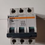 Disjoncteur 3P 25440