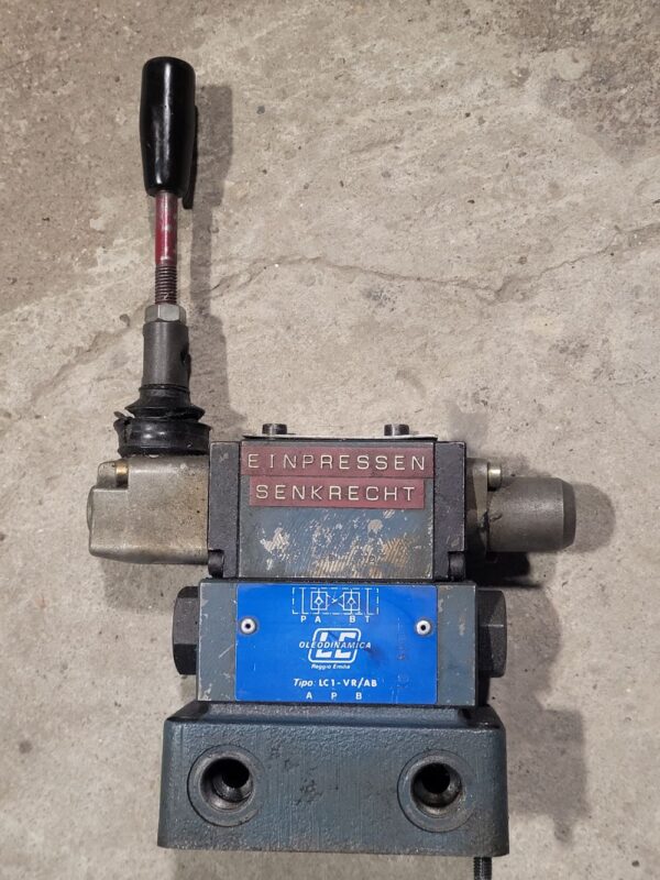 Distributeur hydraulique à levier – Image 3
