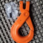 Crochet de levage à fermeture automatique + axe de montage 16T