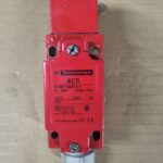 Interrupteur de verrouillage de sécurité XCS A701 + clé