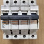 Disjoncteur 4P N°35(32A) U