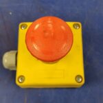 Boitier d'arrêt d'urgence