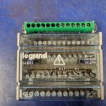 Répartiteur 04885 avec barrette de terre