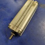 Vérin pneumatique double effet ADVU-32-100-A-P-A (156044)