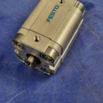 Vérin pneumatique double effet  ADVU-25-20-PA (156525)