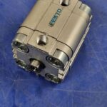 Vérin pneumatique double effet  ADVU-32-15-P-A (156532)