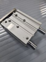 Unité de guidage pneumatique double effet MGPM32TF-100Z – Image 2