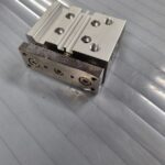 Unité de guidage pneumatique double effet MGPM20-20