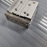 Unité de guidage pneumatique double effet MGPM25TF-50Z