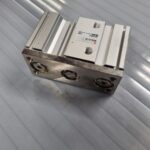 Unité de guidage pneumatique double effet MGQL32-20