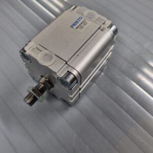 Vérin pneumatique double effet ADVU-50-40-A-P-A 156641