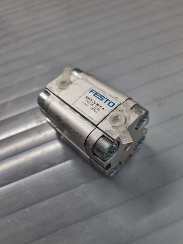Vérin pneumatique double effet ADVU-25-20-P-A 156525 – Image 2