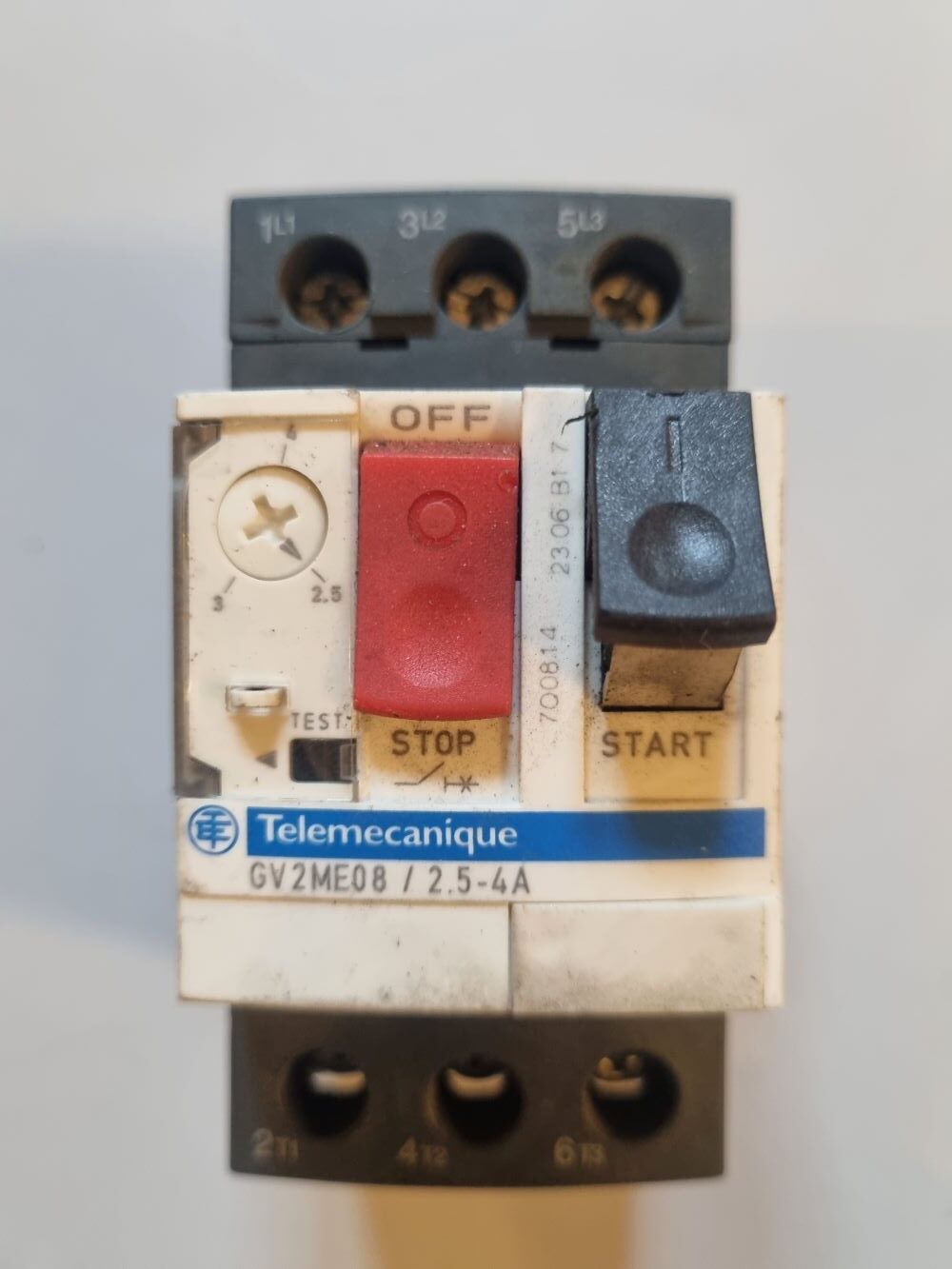 20251018_173908 Disjoncteur moteur 2.5/4A GV2ME08 – Image 1