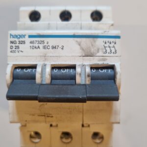 Disjoncteur 3P NG325D25 - 467325