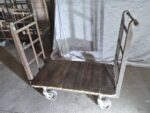 Chariot de manutention ancien