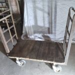 Chariot de manutention ancien