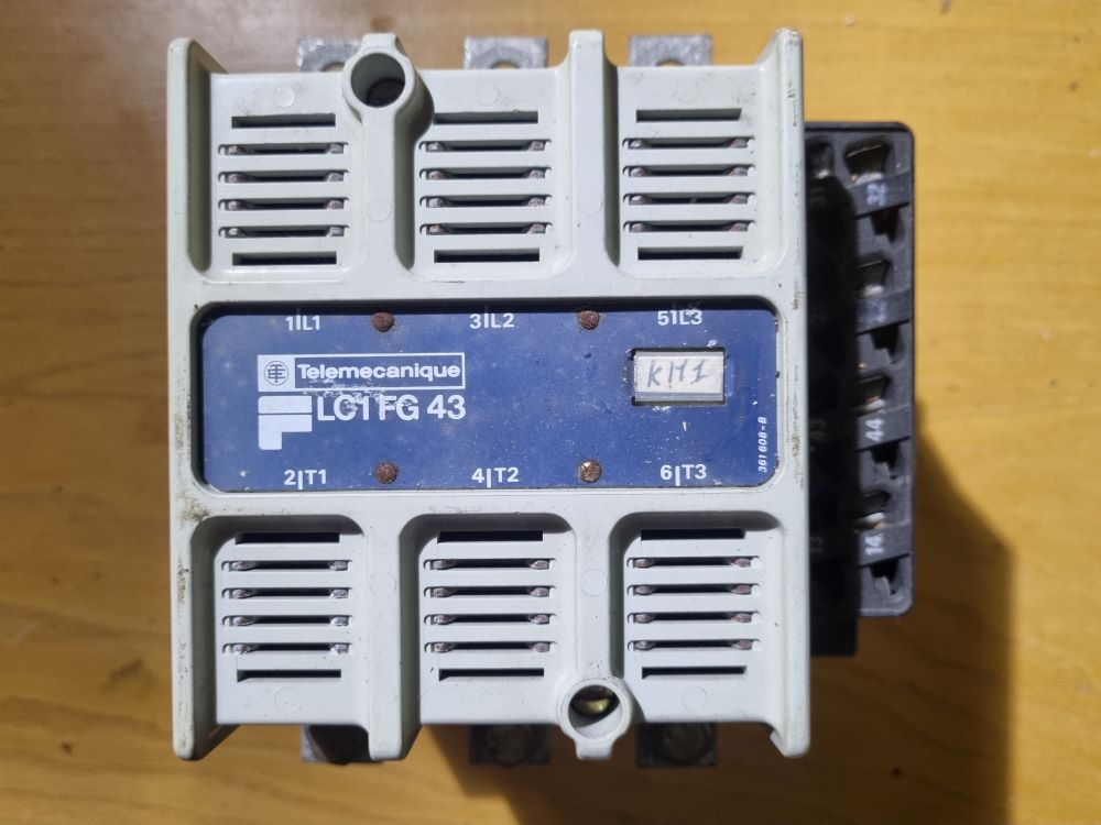 20260817_163000 Contacteur LC1 FG43 Bobine 220V – Image 1